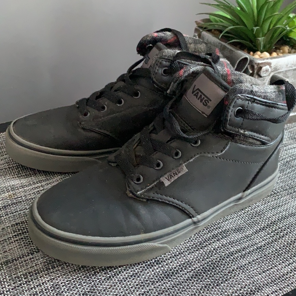Vans - Picture 2 of 6